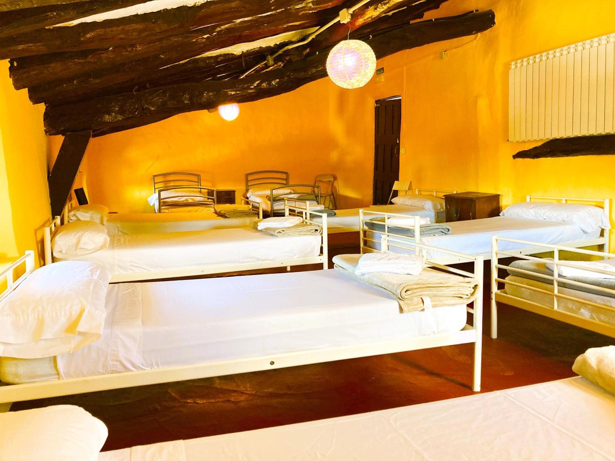 La Casa Magica Hostel Villatuerta Luaran gambar