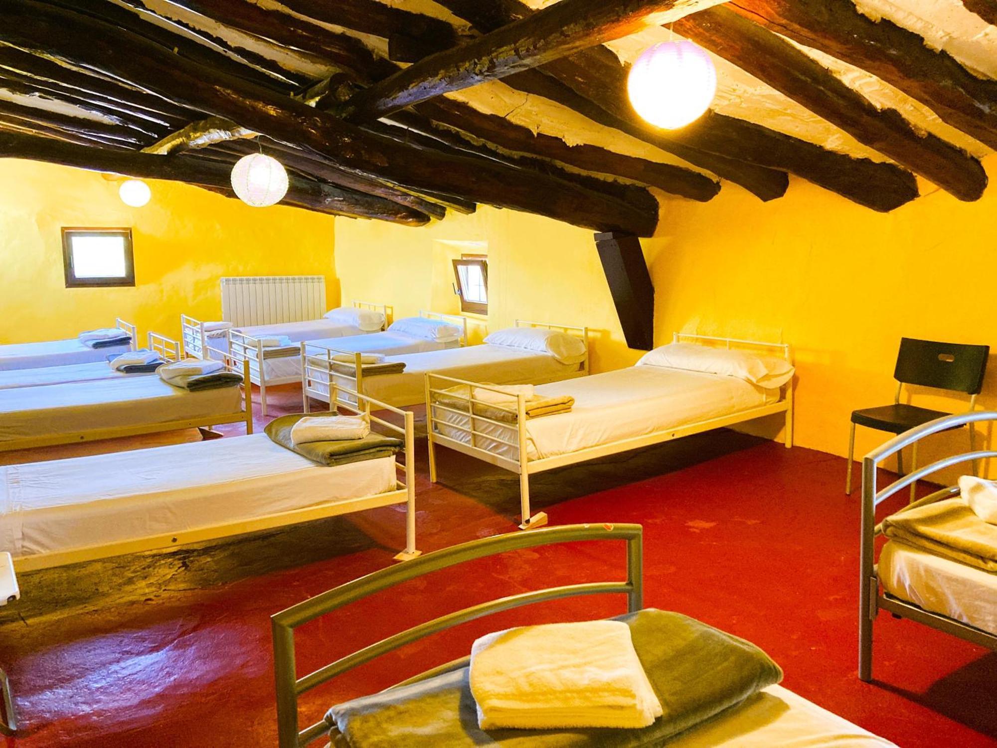 La Casa Magica Hostel Villatuerta Luaran gambar