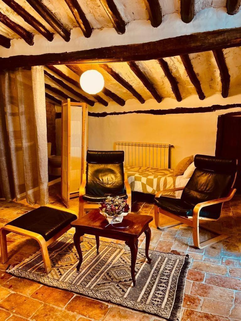 La Casa Magica Hostel Villatuerta Luaran gambar